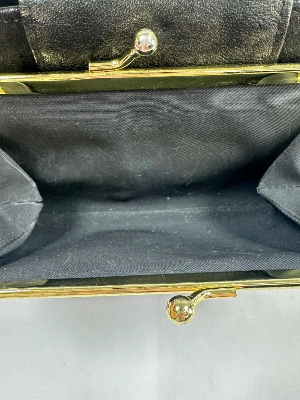 Buxton Top Grain Cowhide Exterior-Wallet/Coin Purse/Billfold-Dark Brown